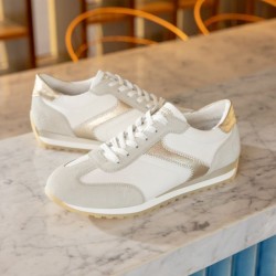 Γυναικείο ανατομικό sneaker Remonte σε λευκό και γκρι χρώμα, ιδανικό για μεγάλα νούμερα 42-45 και έξτρα φάρδος.