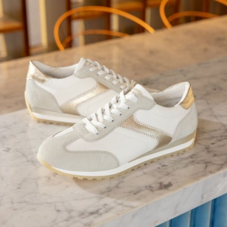 Γυναικείο ανατομικό sneaker Remonte σε λευκό και γκρι χρώμα, ιδανικό για μεγάλα νούμερα 42-45 και έξτρα φάρδος.