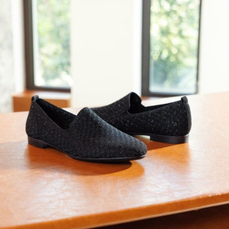 Μαύρα γυναικεία ανατομικά loafers Remonte  σε γυναικεία παπούτσια μεγάλα νούμερα.