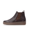 Σκούρα καφέ γυναικεία ανατομικά chelsea boots remonte R7994-27 σε γυναικεία παπούτσια μεγάλα νούμερα.