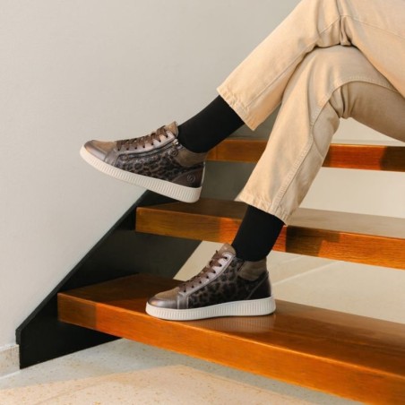 Μπρονζέ καφέ γυναικεία ανατομικά sneakers μποτάκια remonte D2E70-90 σε γυναικεία παπούτσια μεγάλα νούμερα.