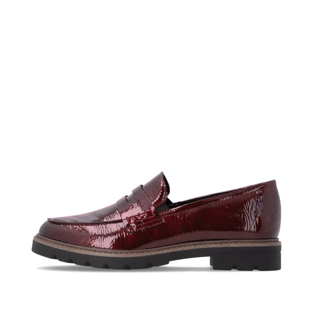 Γυναικεία loafers σε μεγάλα νούμερα